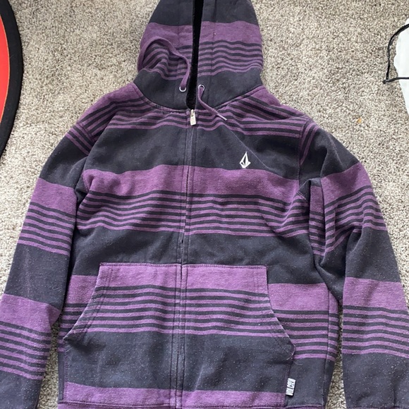 Volcom - Picture 2 of 5